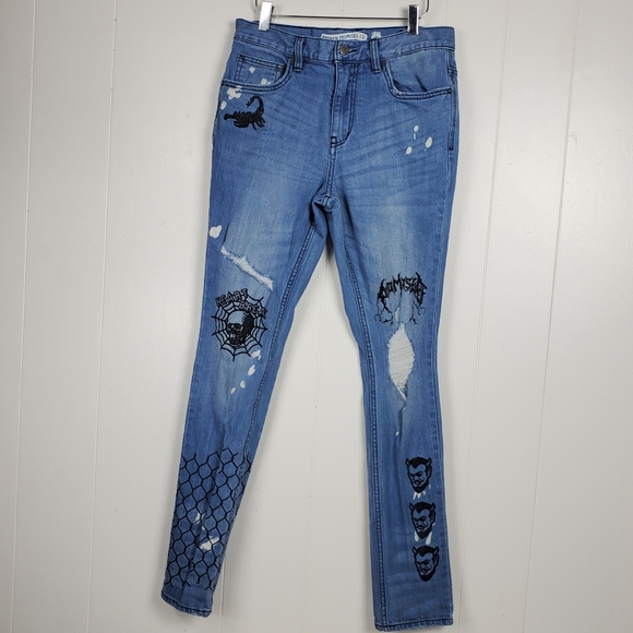 Broken Promises heartbreak skull scorpion  factory distressed ultra-slim jeans - Picture 1 of 14